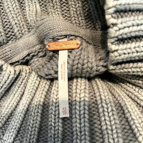 FREE PEOPLE Sweetheart Cable Knit Sweater Mock Turtleneck High Low Hem Gray XS - Picture 6 of 6